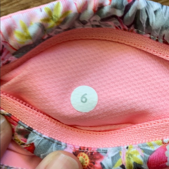 Lululemon floral print pants - Picture 4 of 5